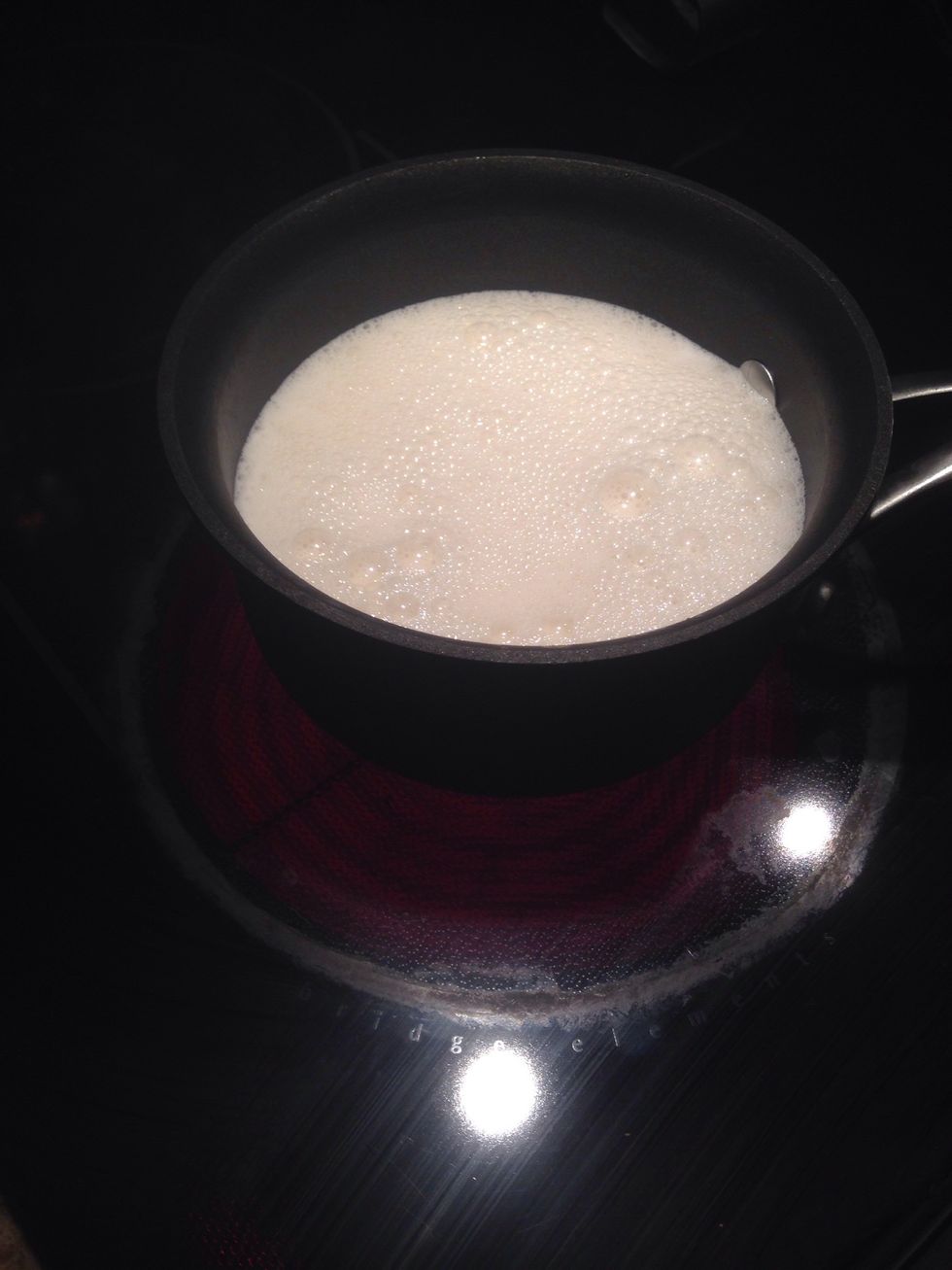 Put milk in the cooking pot and turn on the stove no higher than 3.5