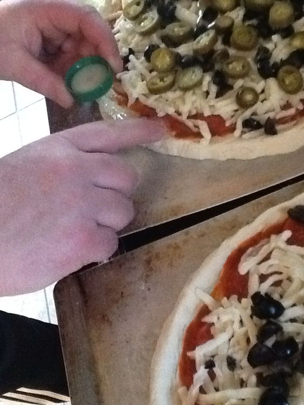Put oil in cover and add oil to crust to make it brown.