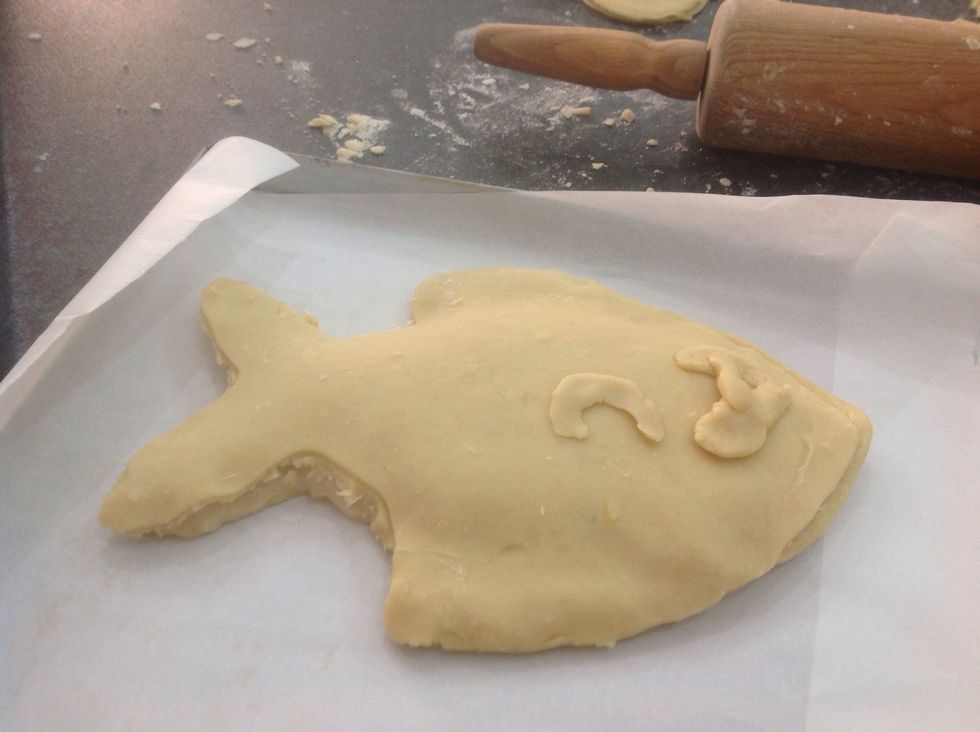 Put on a baking tray and put in the oven. Bake for 20 to 25 minutes at 200 degrees celsius.