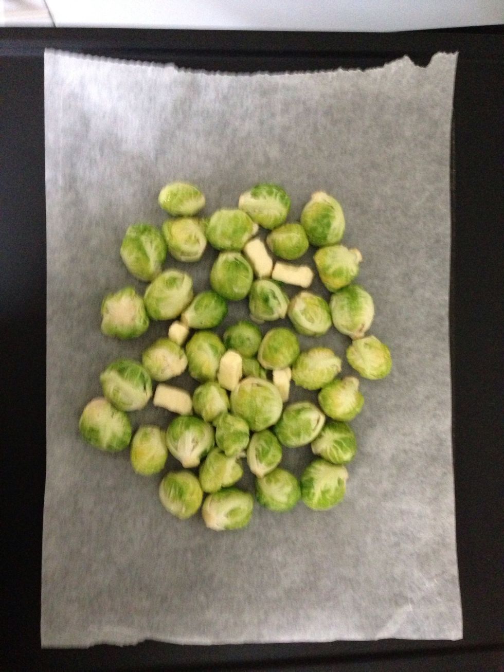 Put on a tray lined with cooking paper. Set aside