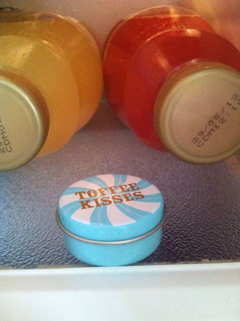 Put on the lid an place in the fridge to set