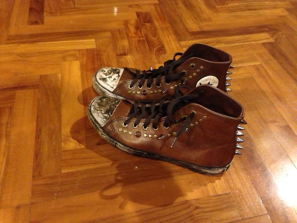 Put on the shoelace, i choose dark brown (got it for 50cent a pair)