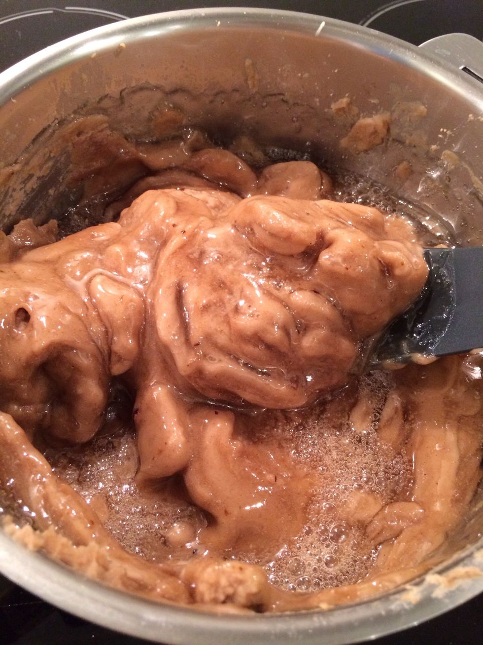 Put over the pur\u00e9e. The mashed chestnuts mix well. And if you have pieces of chestnuts or lumps use the hand blender.