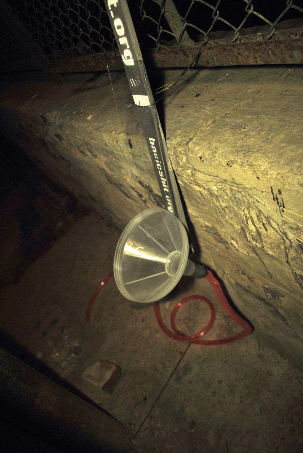 Put pipe into the manhole