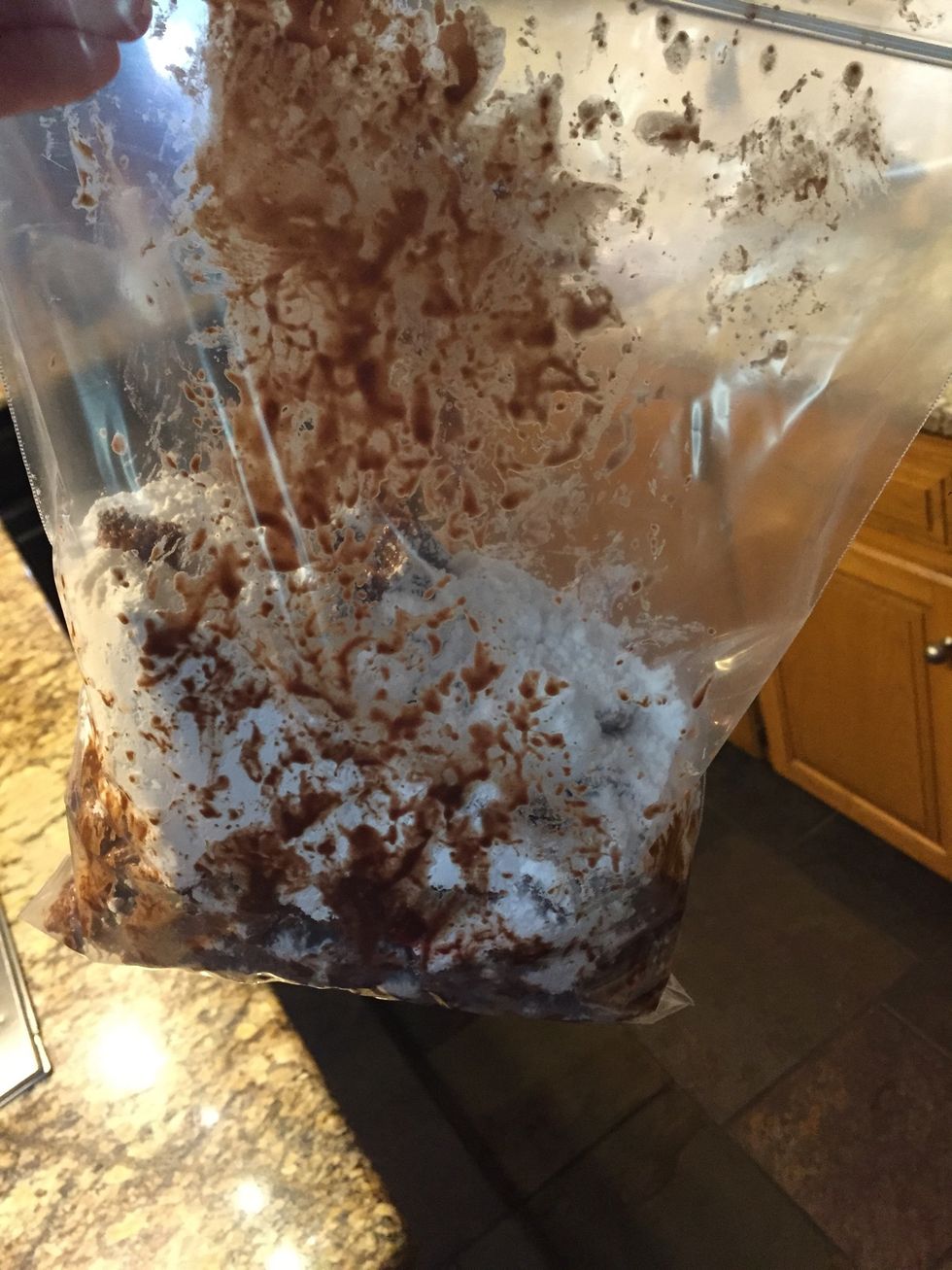 Put powder sugar in bag
