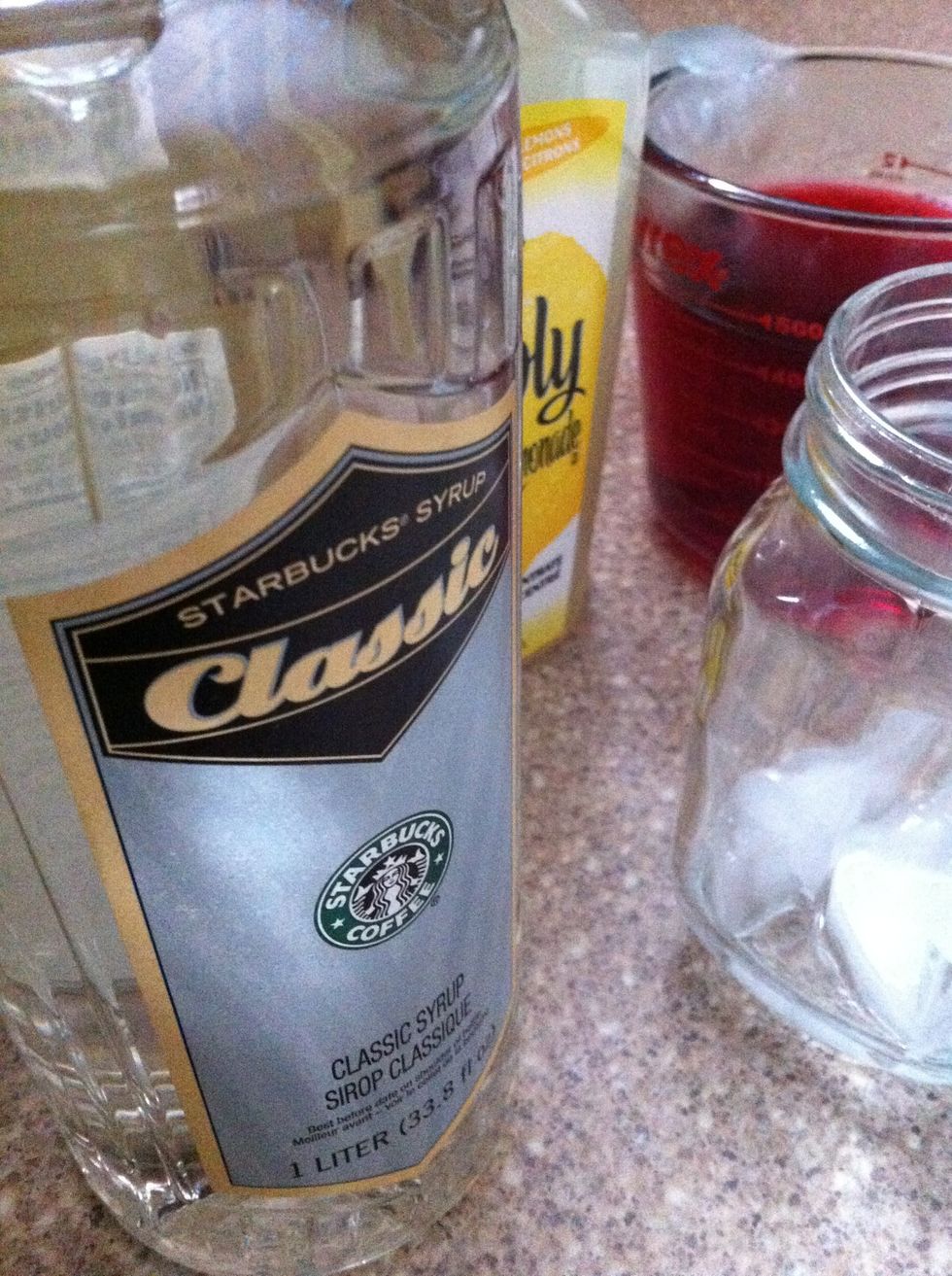 Put some ice in your favourite sippin cup, get your syrup, tea and lemonade.