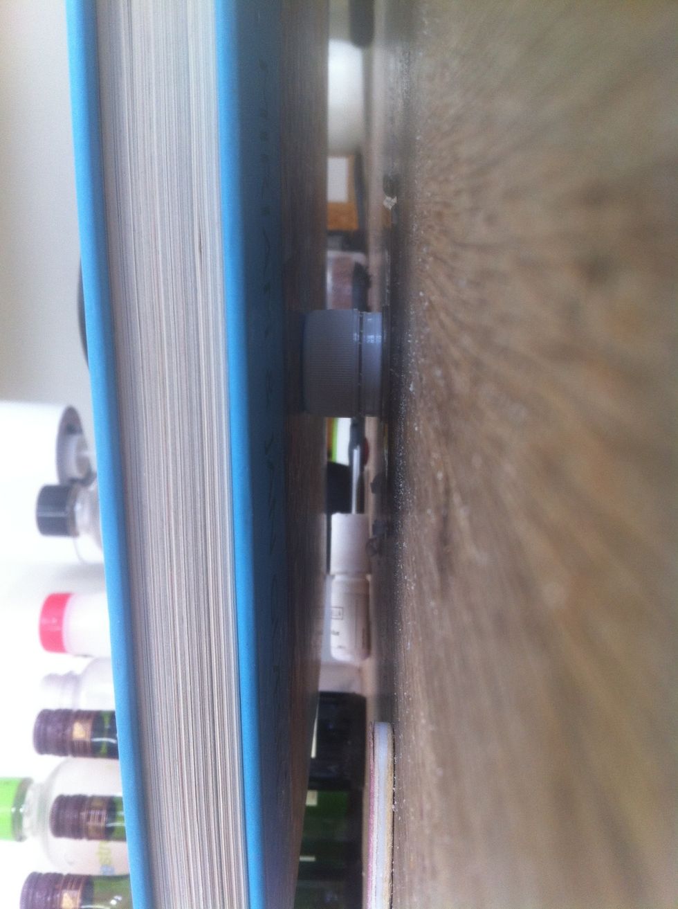 Put something heavy on (i use a book) and leave it there for about 20-30 minuttes