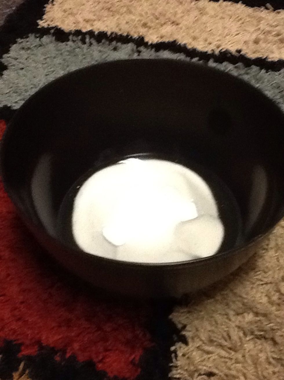 Put sugar and corn syrup in bowl and mix