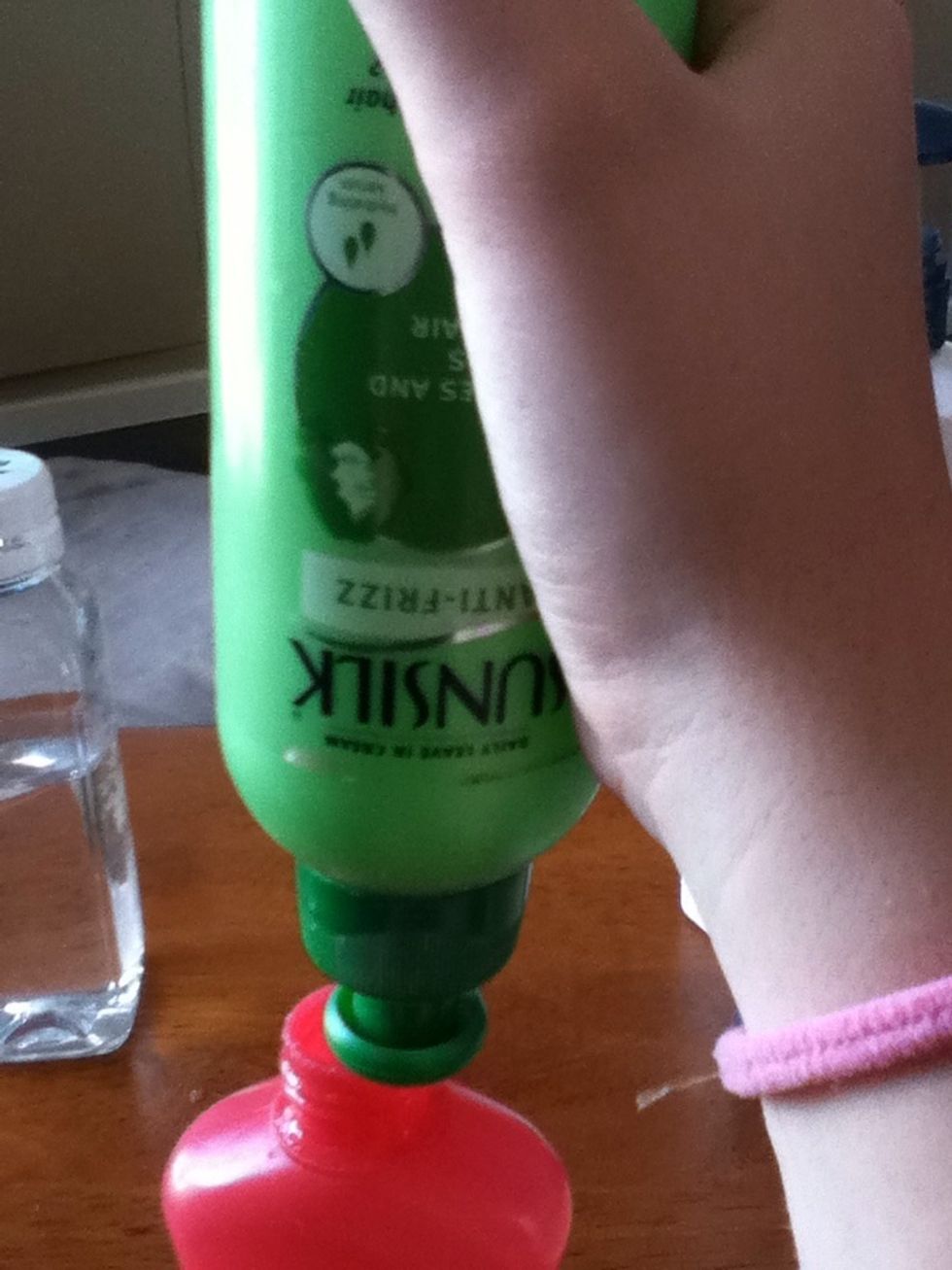 Put sun silk anti frizz in the bottle