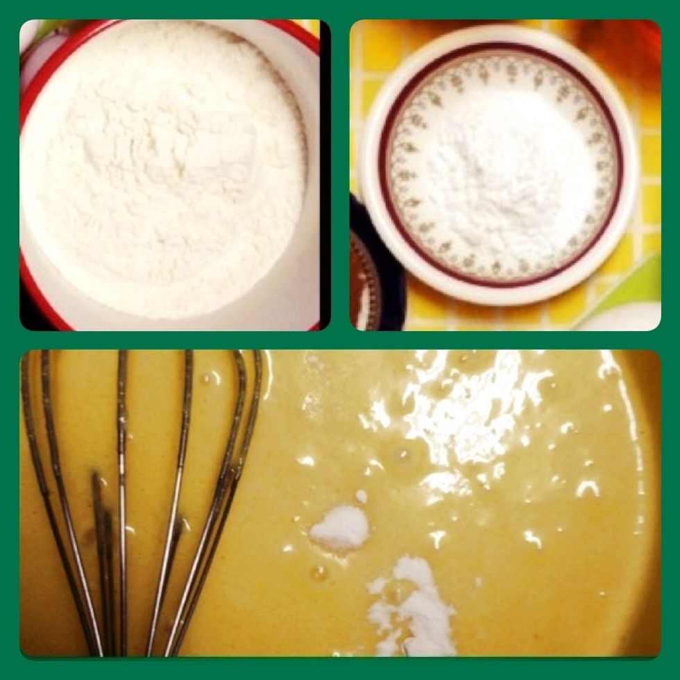 Put the baking powder on the flour and mix it and Put bicarbonate of soda in the mixture (Bicarbonate of soda makes the batter crisp)
