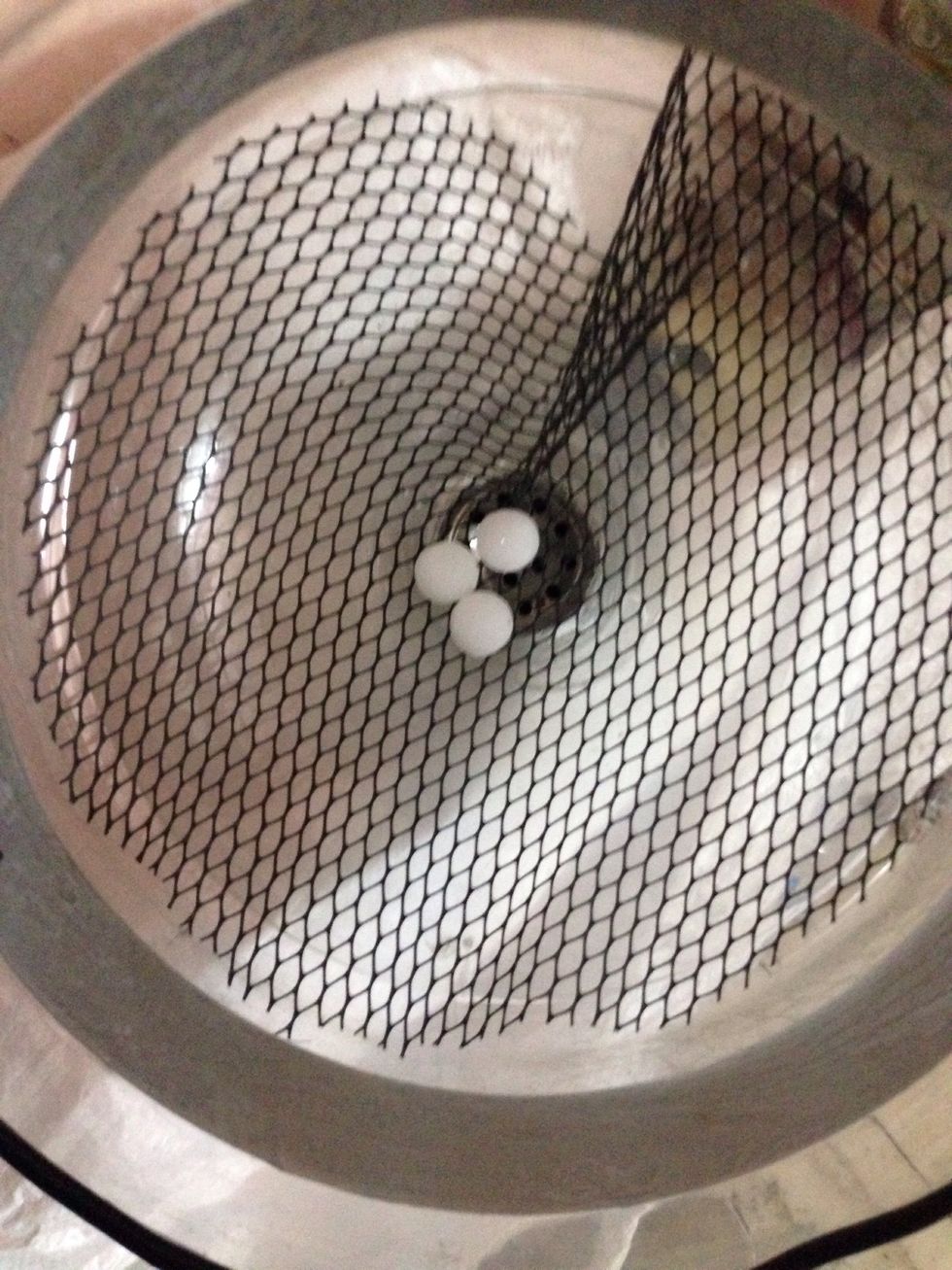 Put the balls into th urinal