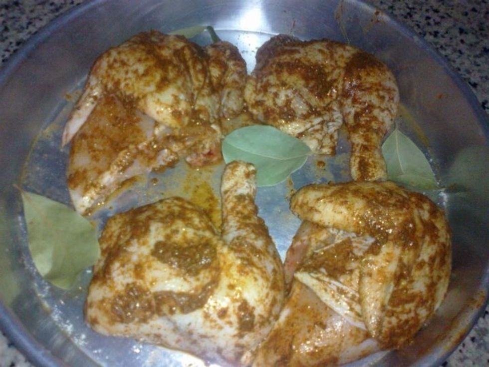 Put the bay leaves among chickens