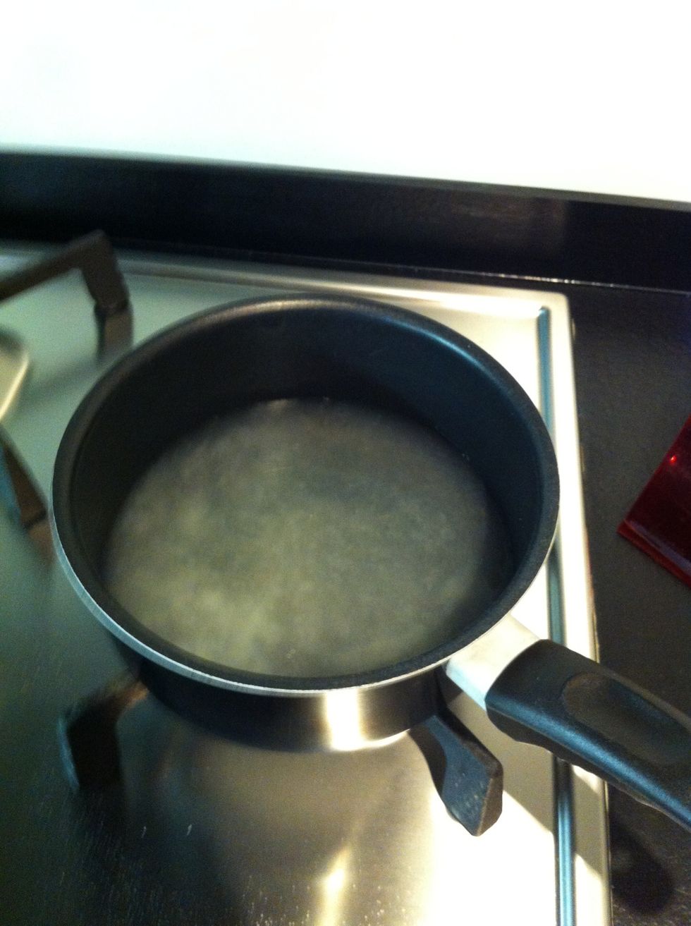 Put the broth in a pot on slow flame