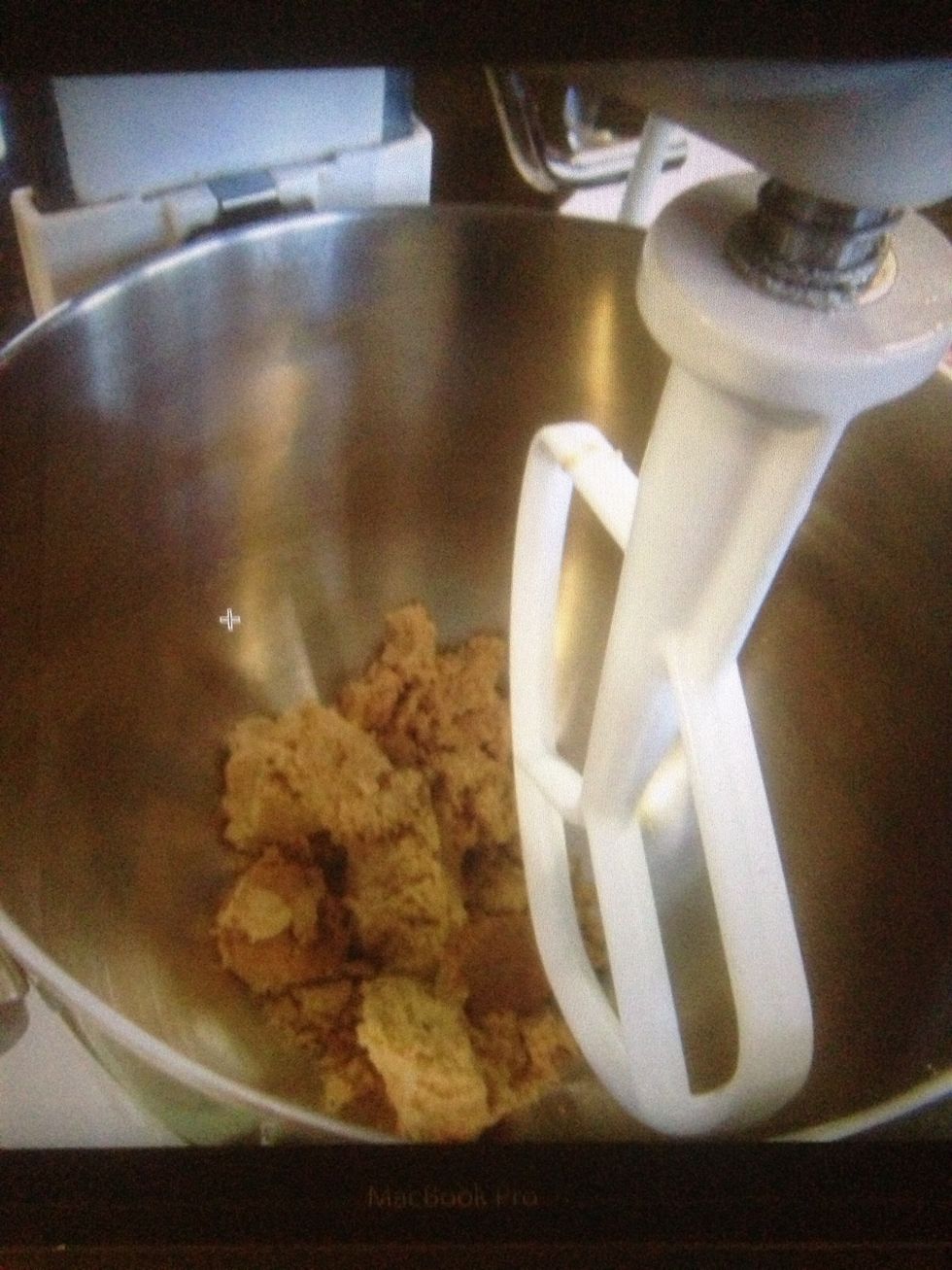 Put the brown sugar in medium bowl