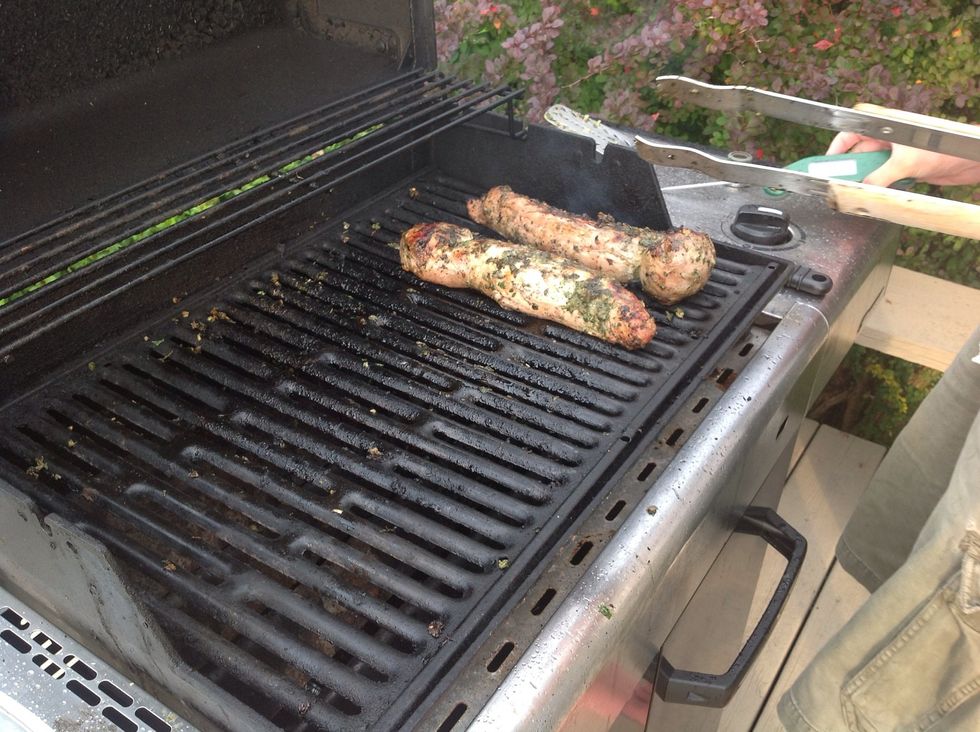 Put the buns on the hot grill....ignore the pork tenderloin. Grill both sides of the buns.