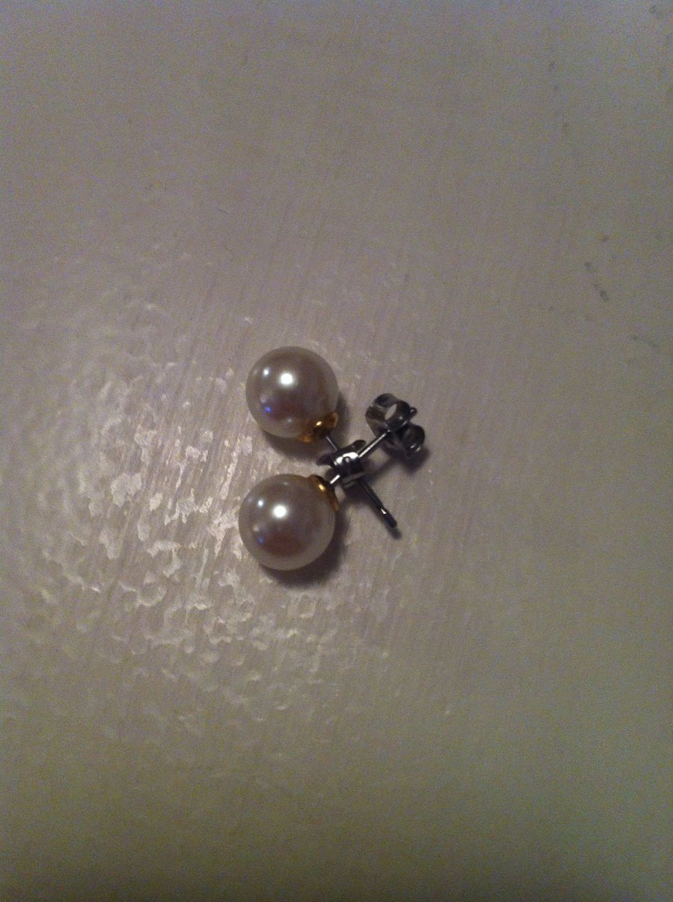 Put the butterfly on the post (the one that doesn't have a butterfly on)....