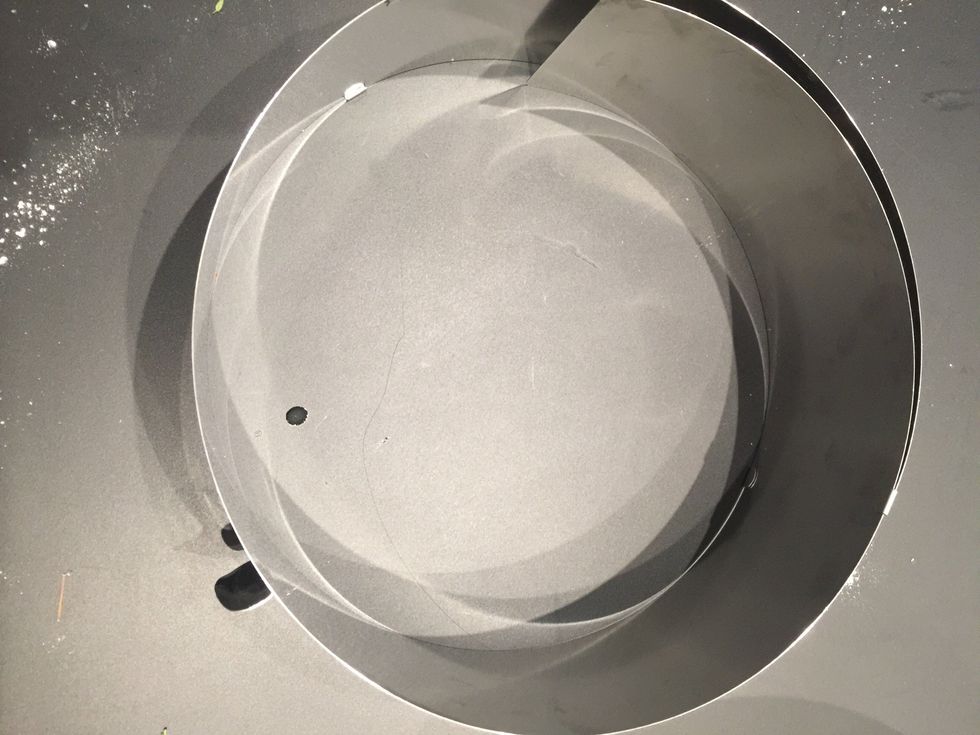 Put the cake in an Adjustable pastry circle and secure it tightly. or use the same cake pan used for baking.. But it has to be 4-5 cm higher than the cake
