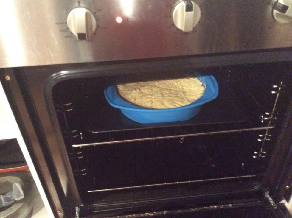 Put the cake in the oven on 180 degrees celsius