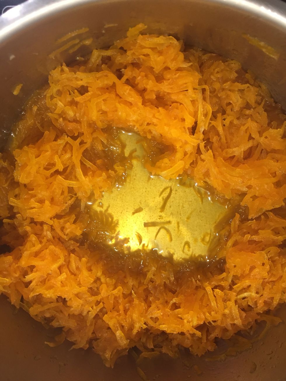 Put the carrots in a cooking pot, and cook on medium for 5 mins. Then on low until caramelized and dry.. Stirring occasionally