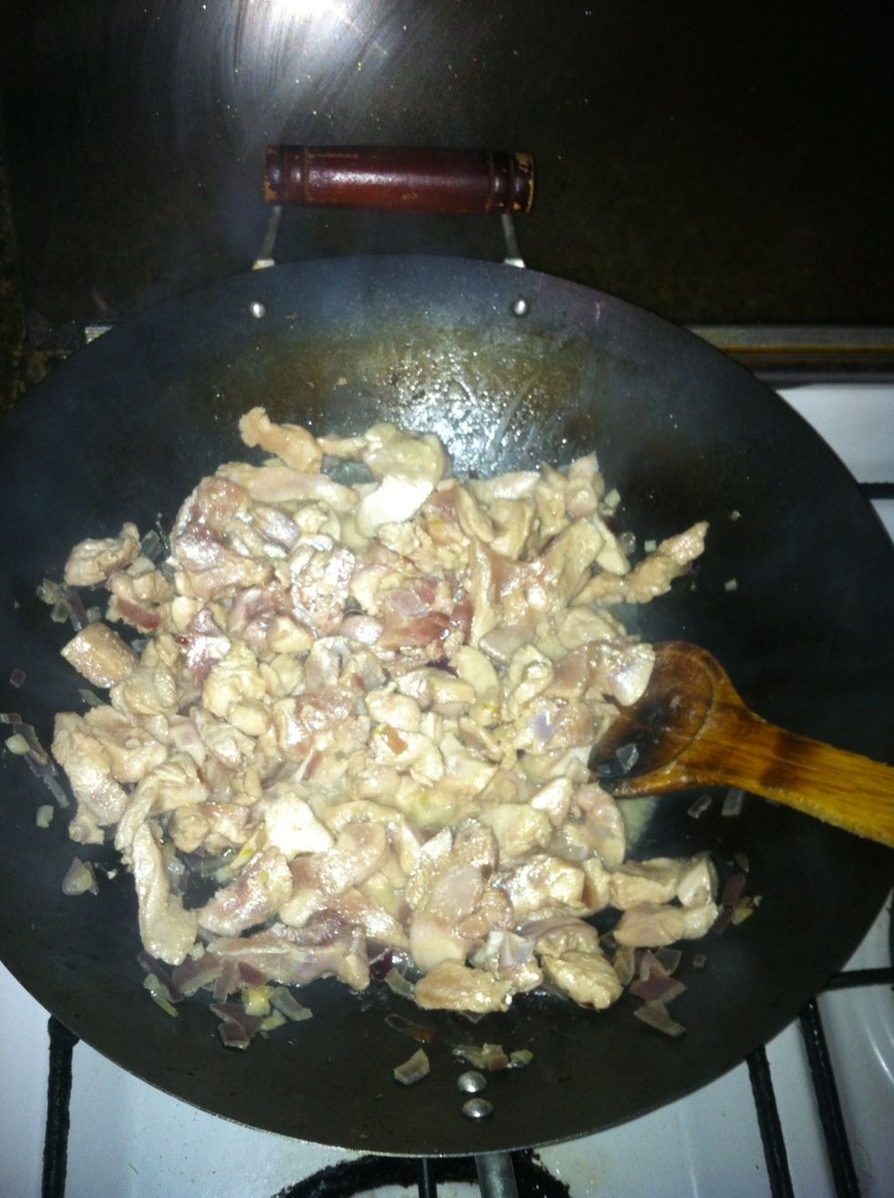 Put the chicken ,and after 10 mins add some salt and pepper,and little nut meg..and leave till the chicken is done about 15 mins.