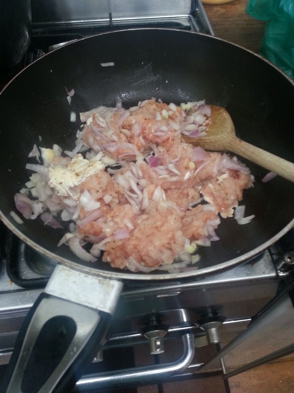 Put the chicken and onion into the saucepan (8mins)