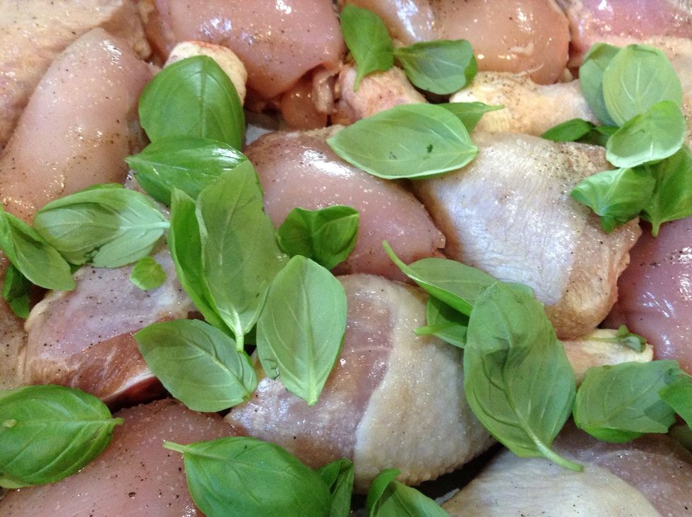 Put the chicken peices into a snug-fitting roasting try in one layer