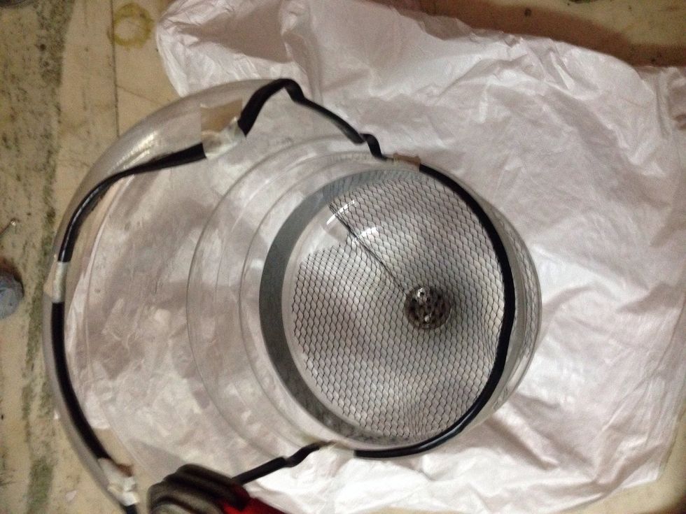 Put the circular net in the urinal