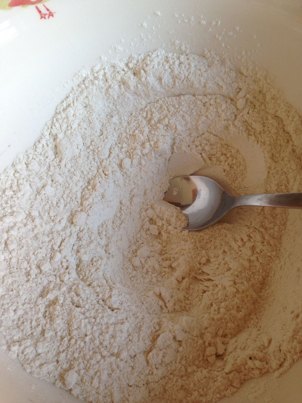 Put the flour, sugar, cinnamon and salt in a bowl and mix.