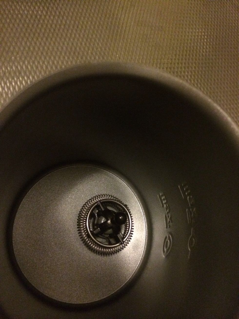 Put the foaming wheel into your milk frother.