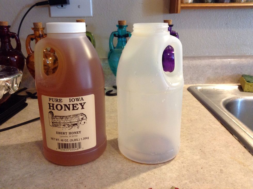 Put the Ginseng and Ginger in your container. I'm using and old honey jar.