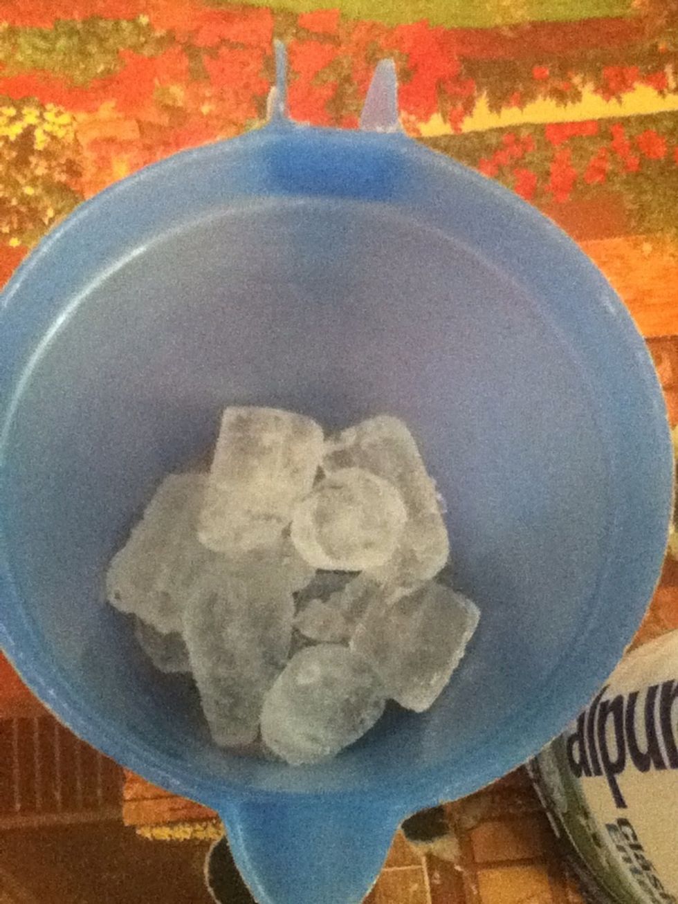 Put the ice in the jar