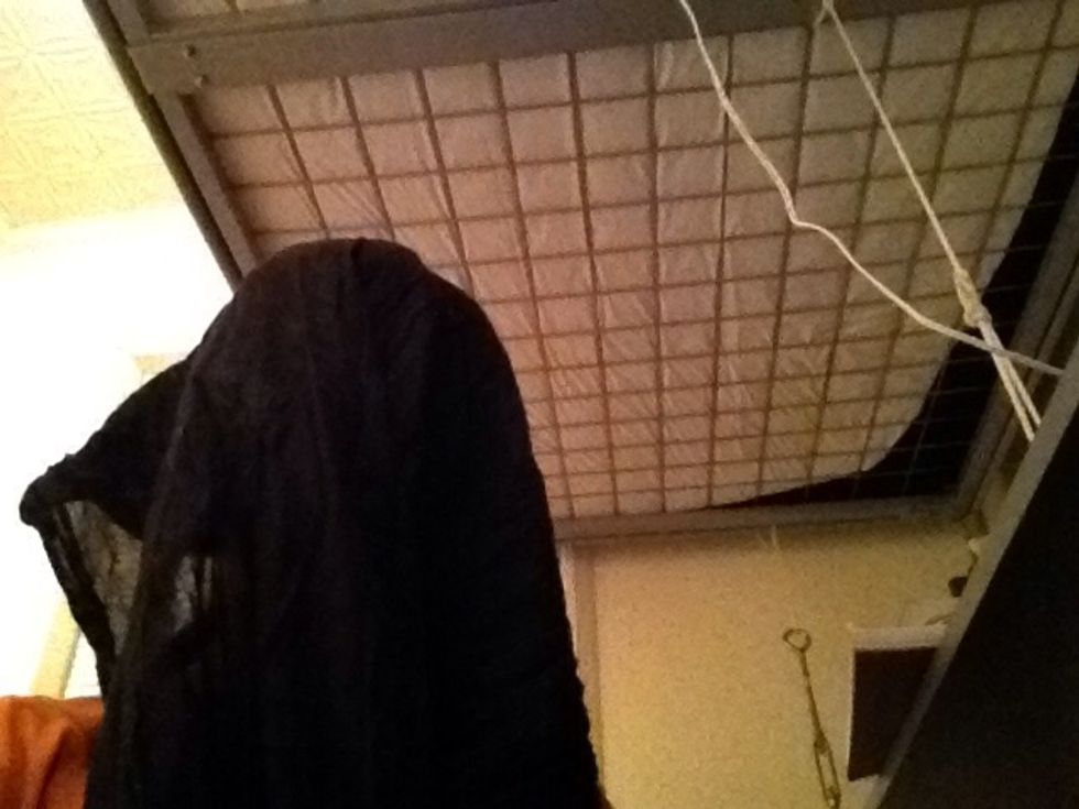 Put the loop behind your head