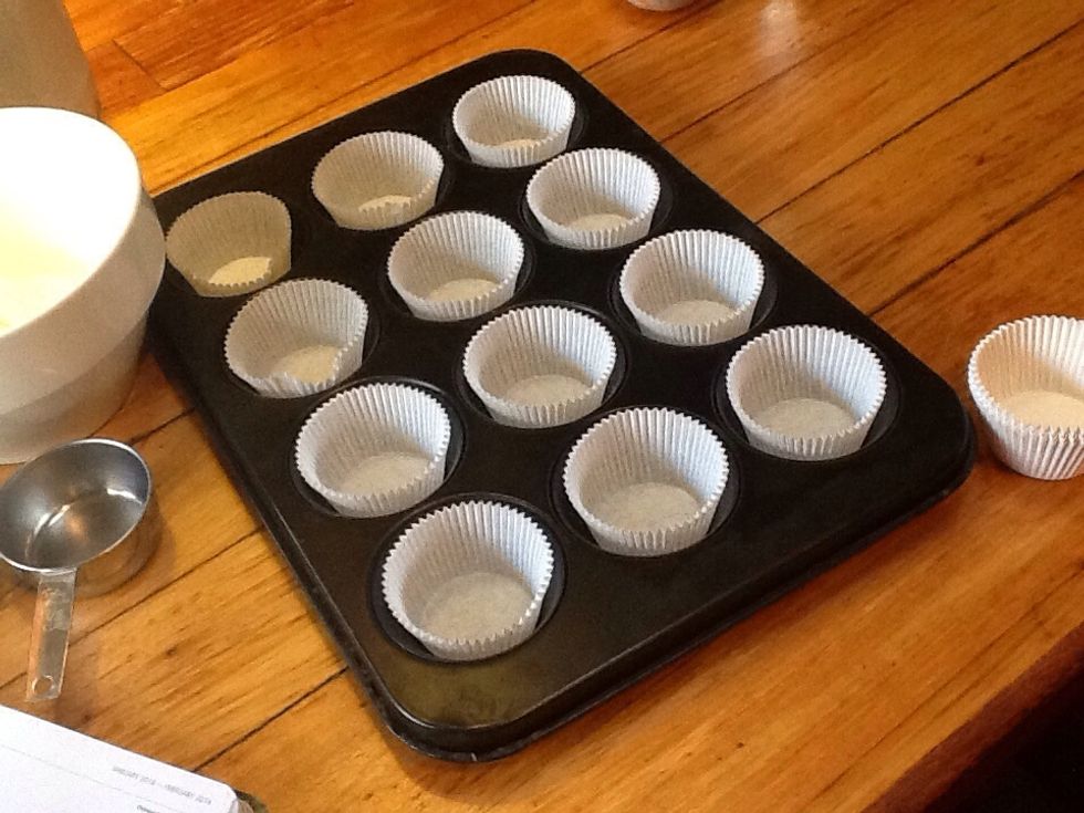 put the mixture in these round things