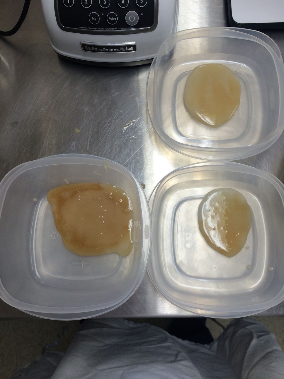 Put the mixture into the container.
