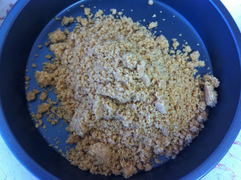 Put the mixture on a tray and tight it up