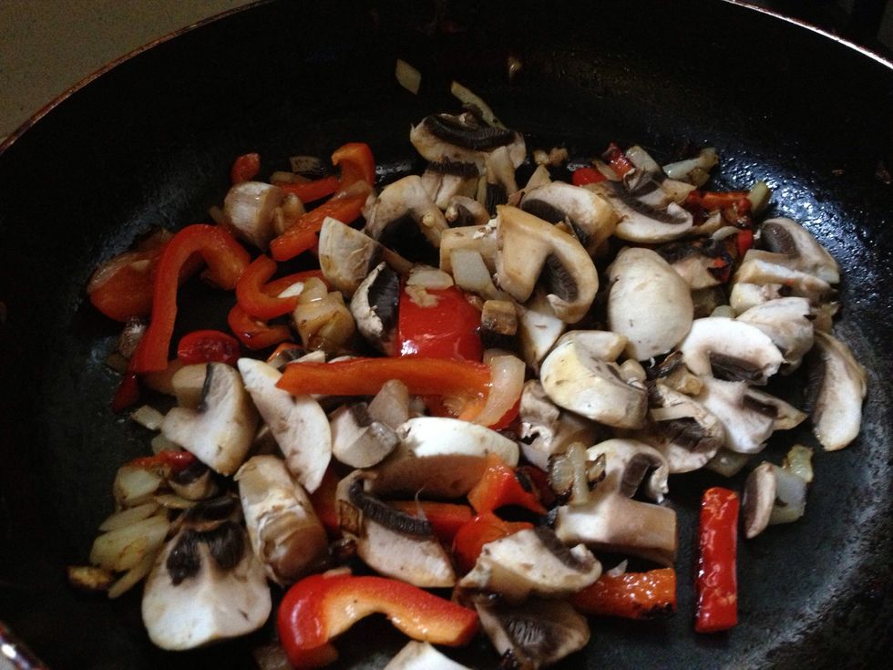 Put the mushroom and wait until it looks ready. U can at this time to cut tomato and put it in the bowl\ud83c\udf45\ud83c\udf45\ud83c\udf45\ud83c\udf45