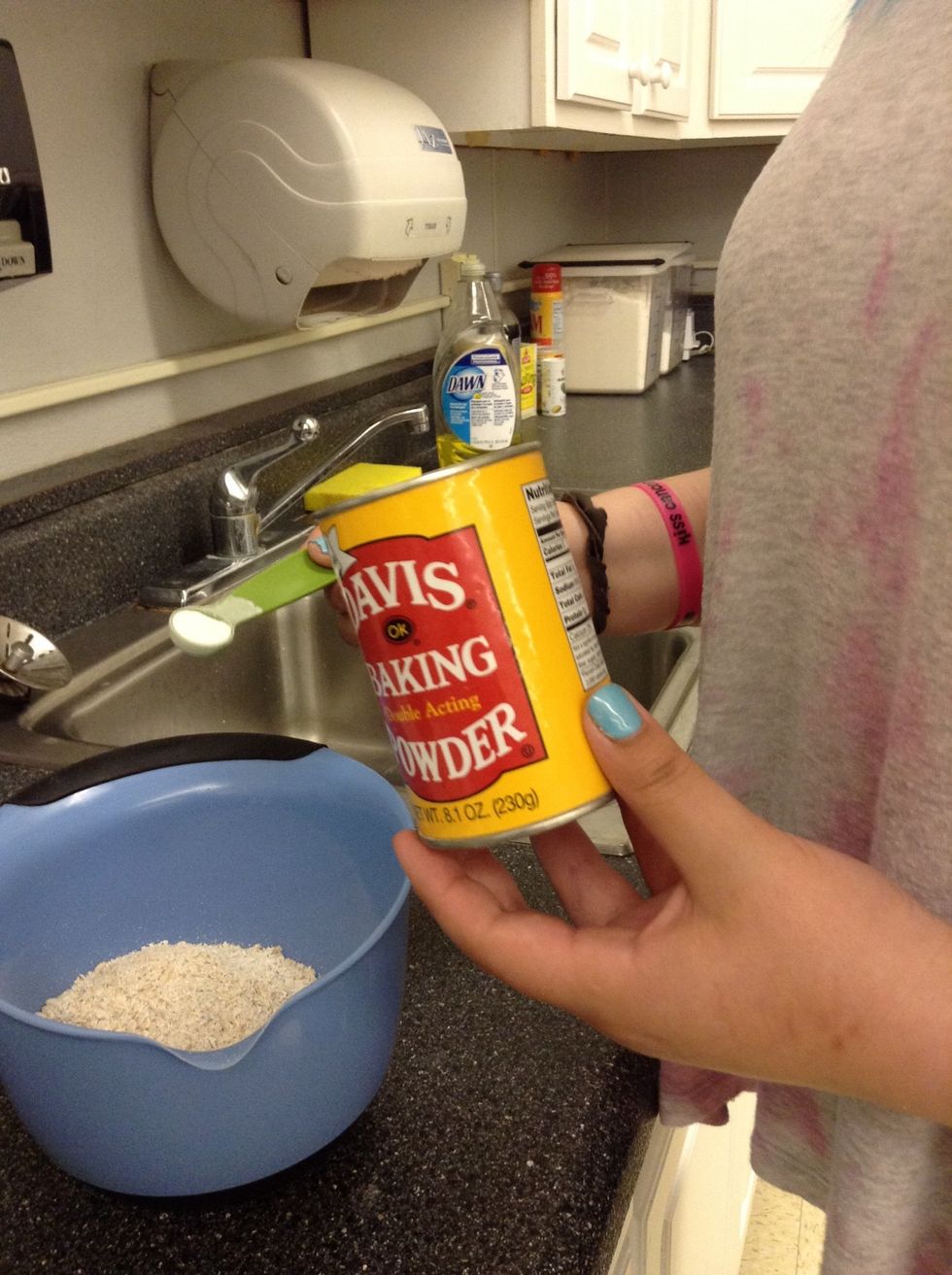 Put the oat flour in a bowl then put in the baking powder