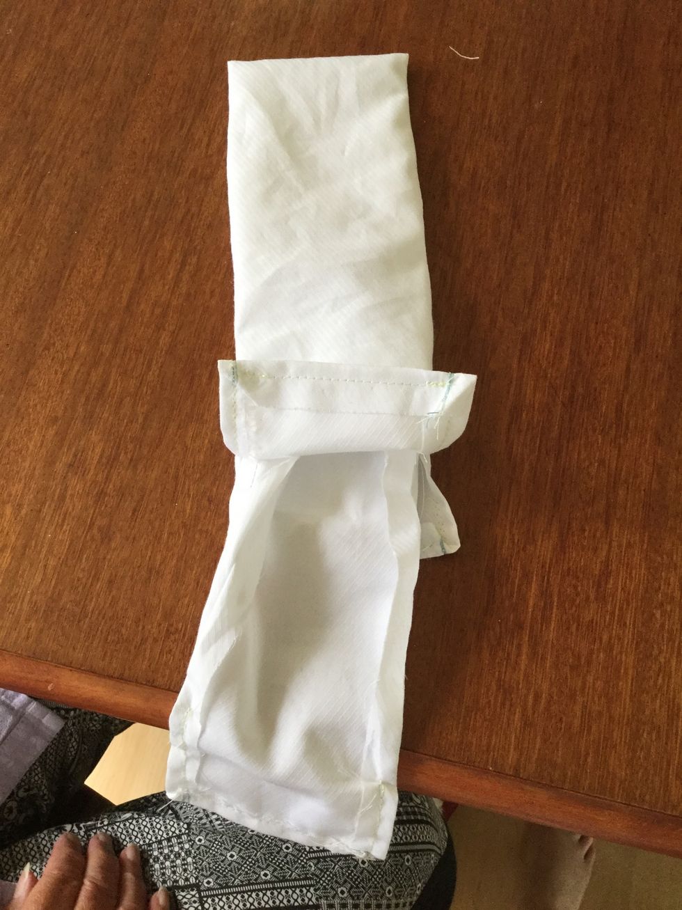 Put the one that is the wrong way inside on the one that is the right way. This makes the lining of the case. If you do this, your glasses will be safer and less likely to crack or get damaged