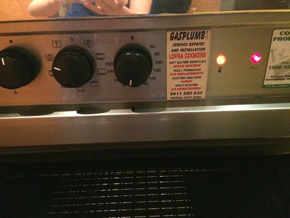 Put the oven on 210 degrees