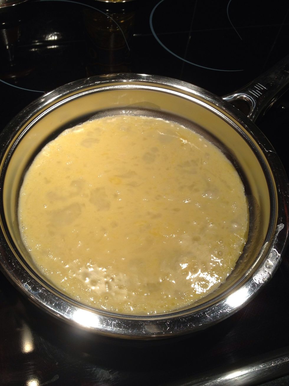 Put the pan back. A little bit warm over medium heat. Pour beaten eggs there.