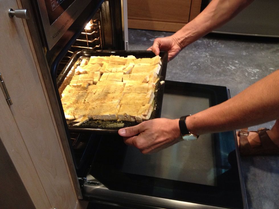 Put the pan with the tofu in the oven.