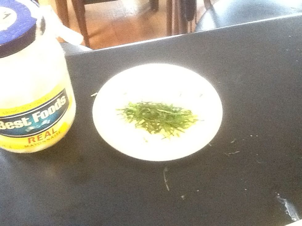 Put the parsley in a bowl.