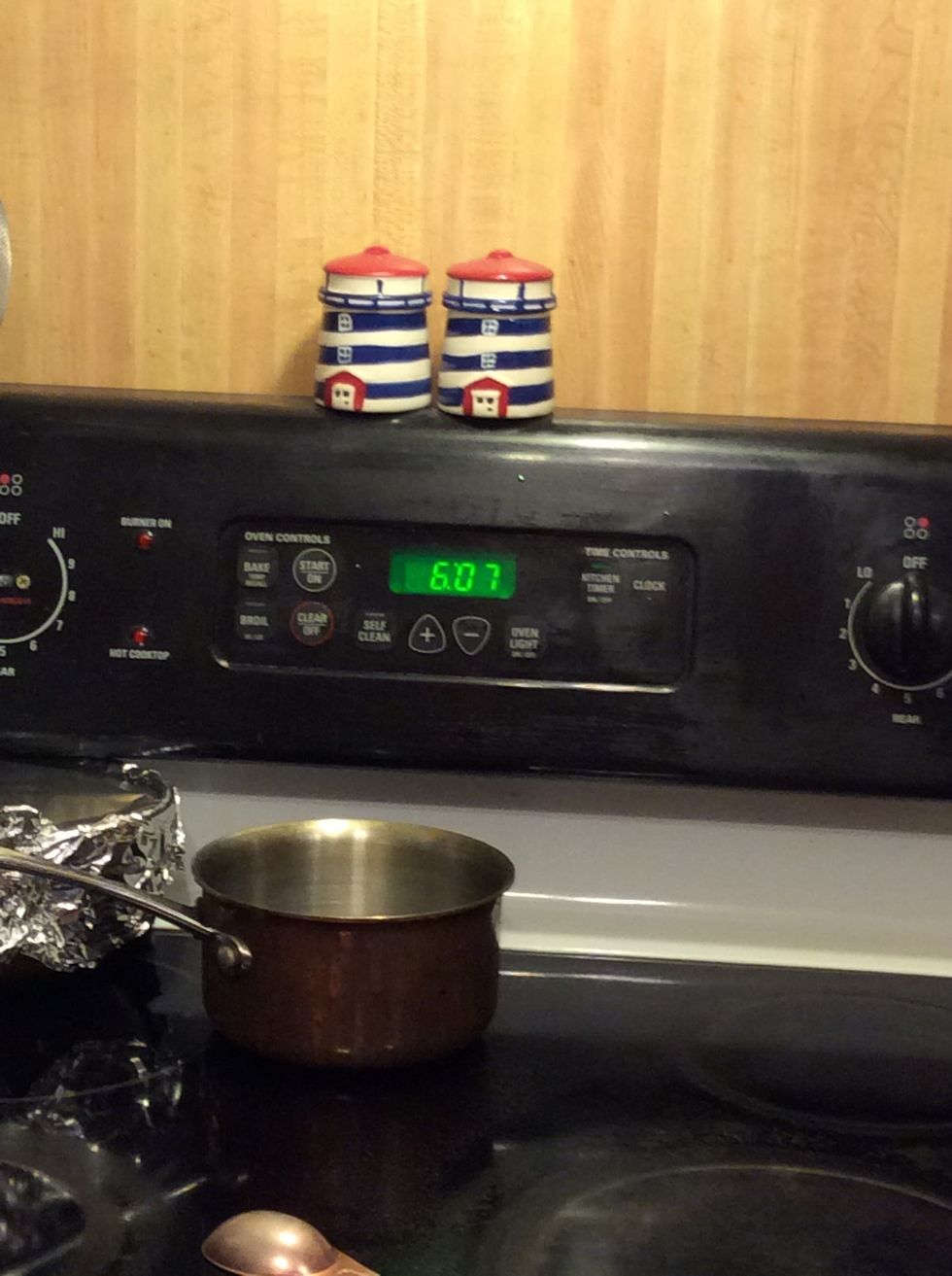 Put the Pavlova in the oven and wait one hour