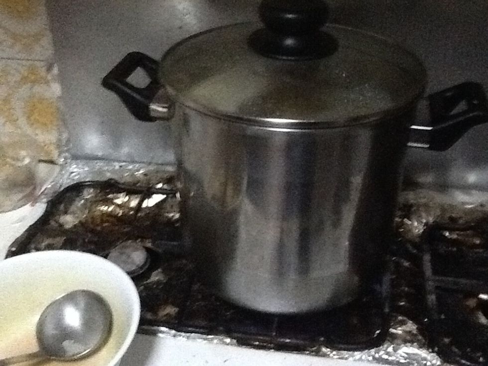 Put the pork belly into the bowl of boiling water and let it heat up for 5 to 10 minutes.