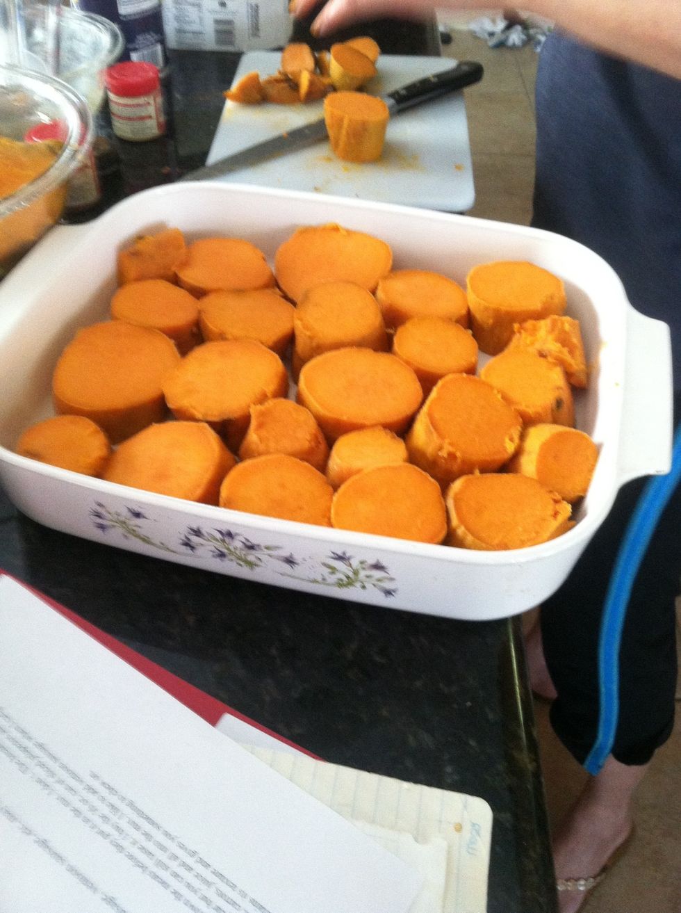 Put the potatoes in a layer.