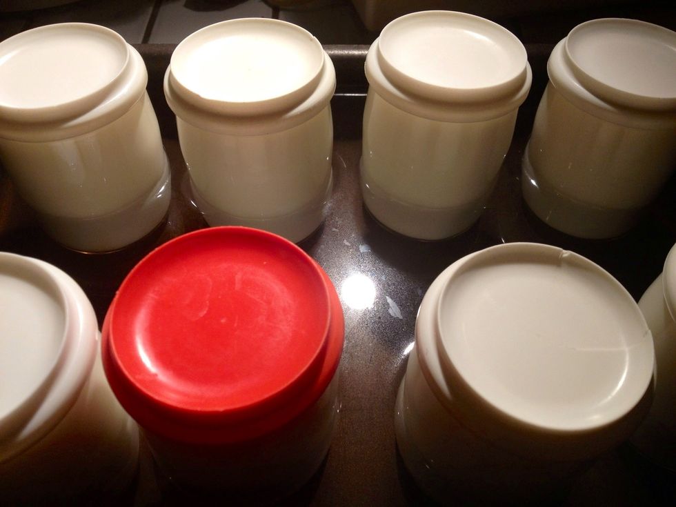 Put the pots in a bain-husband in a baking dish (with water). Bake 15-20 minutes, turn off the oven and do not open it. Attention to time and temperature: 50 \u00b0 C and 20 min = + strong and acids