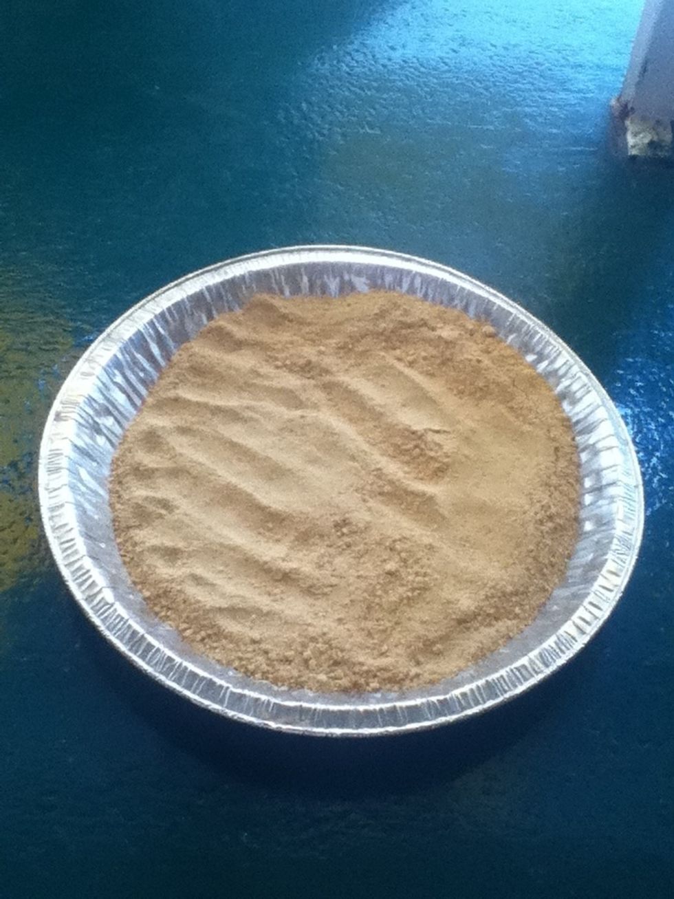 Put the powdered cookies on a container