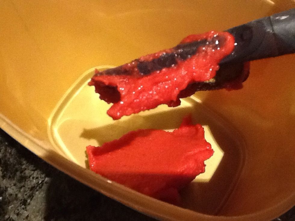 Put the rest of the sorbet into an ice cream container or a regular container and put it in the freezer so it doesn't melt. Feel free to lick the Thermo Mix afterwards.