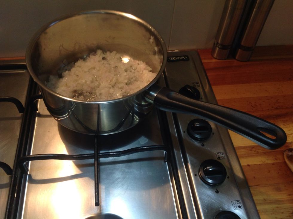 Put the shallots in saucepan with the oil