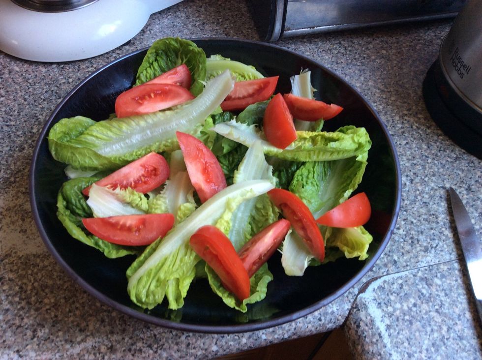 Put the tomatoes into the bowl